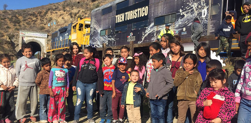 Brinda Baja California Railroad viaje de ensueño en tren a 150 niños